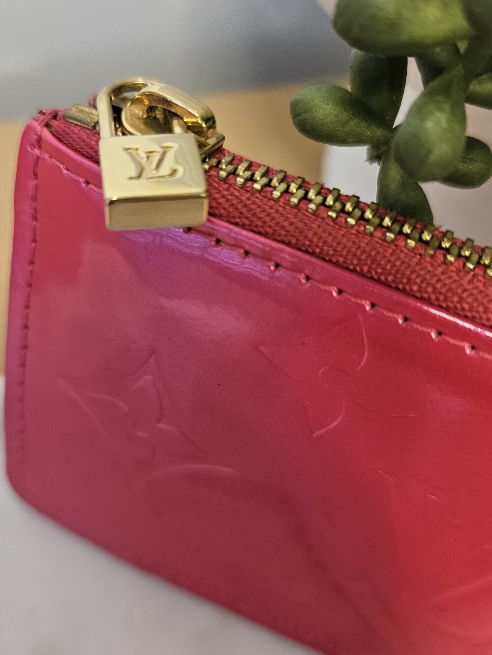 Louis Vuitton Cles Vernis Monogram Key Pouch in Hot Pink ✨️ - Picture 5 of 8